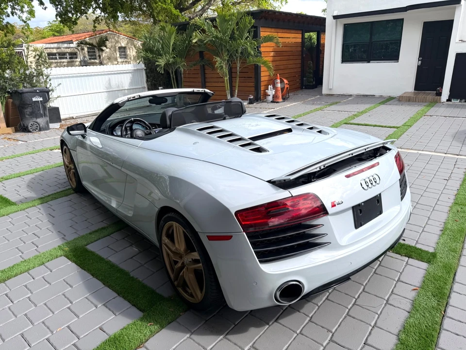 2014 Audi 42 R8 - Image 27 of 31