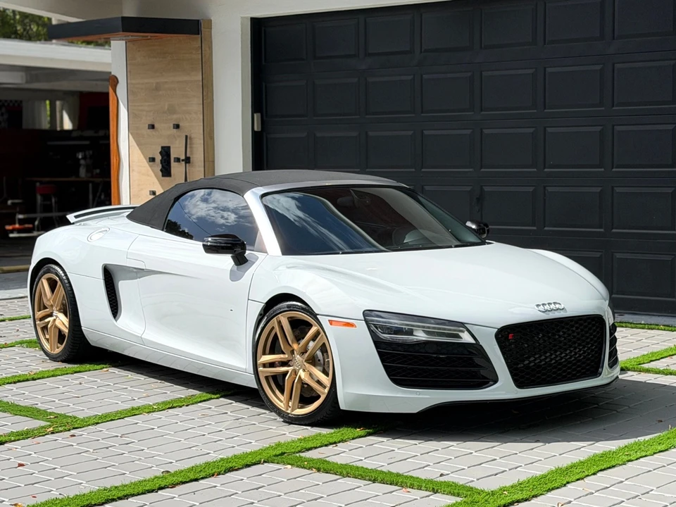 2014 Audi 42 R8 - Image 2 of 31
