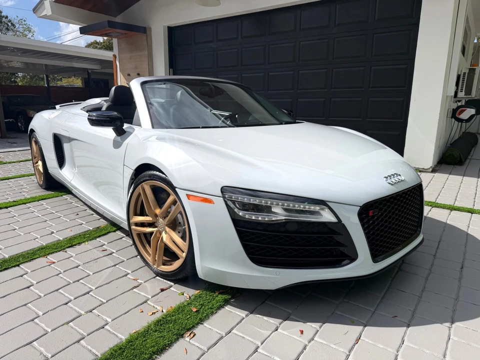 2014 Audi 42 R8 - Image 22 of 31