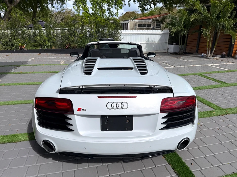2014 Audi 42 R8 - Image 24 of 31