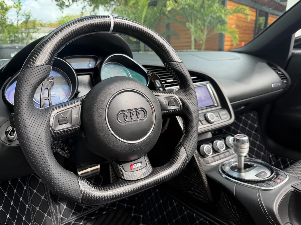 2014 Audi 42 R8 - Image 30 of 31