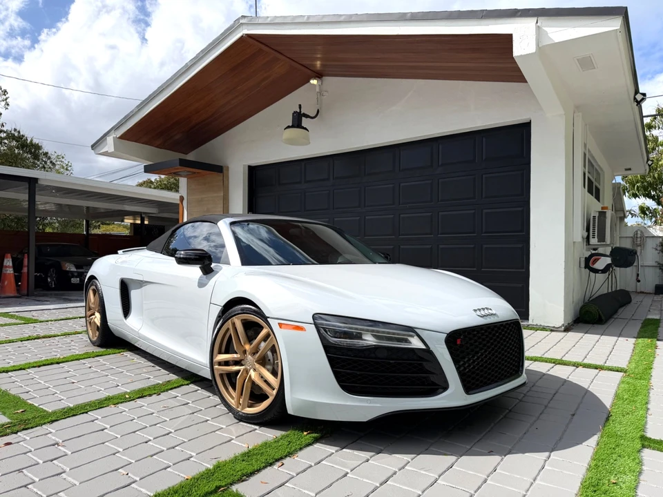2014 Audi 42 R8 - Image 7 of 31