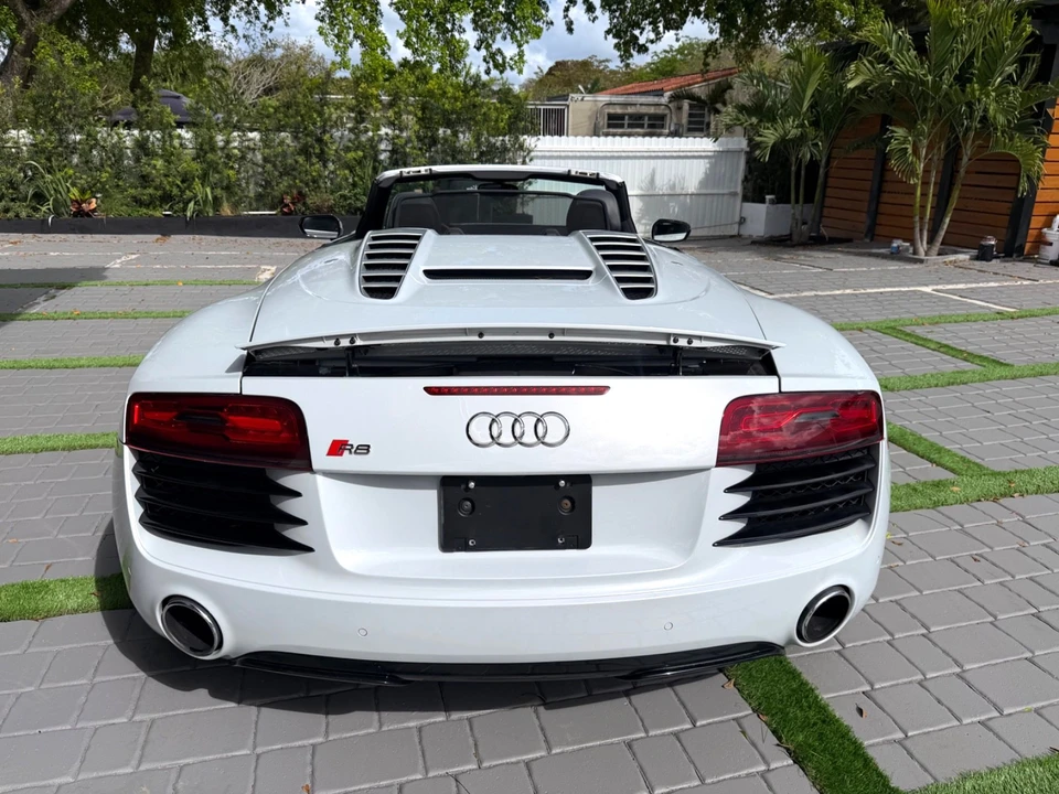 2014 Audi 42 R8 - Image 25 of 31