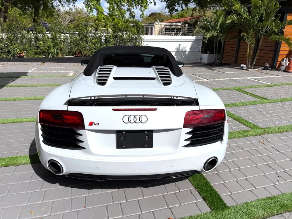 2014 Audi 42 R8 - Image 18 of 21