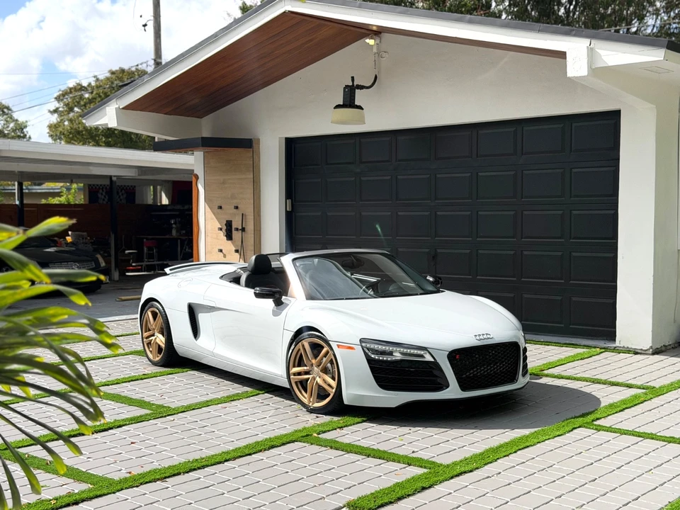 2014 Audi 42 R8 - Image 3 of 21