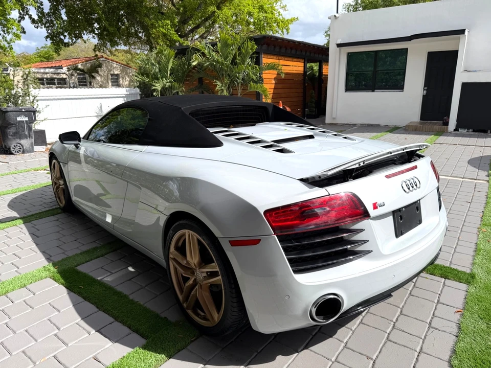 2014 Audi 42 R8 - Image 20 of 21