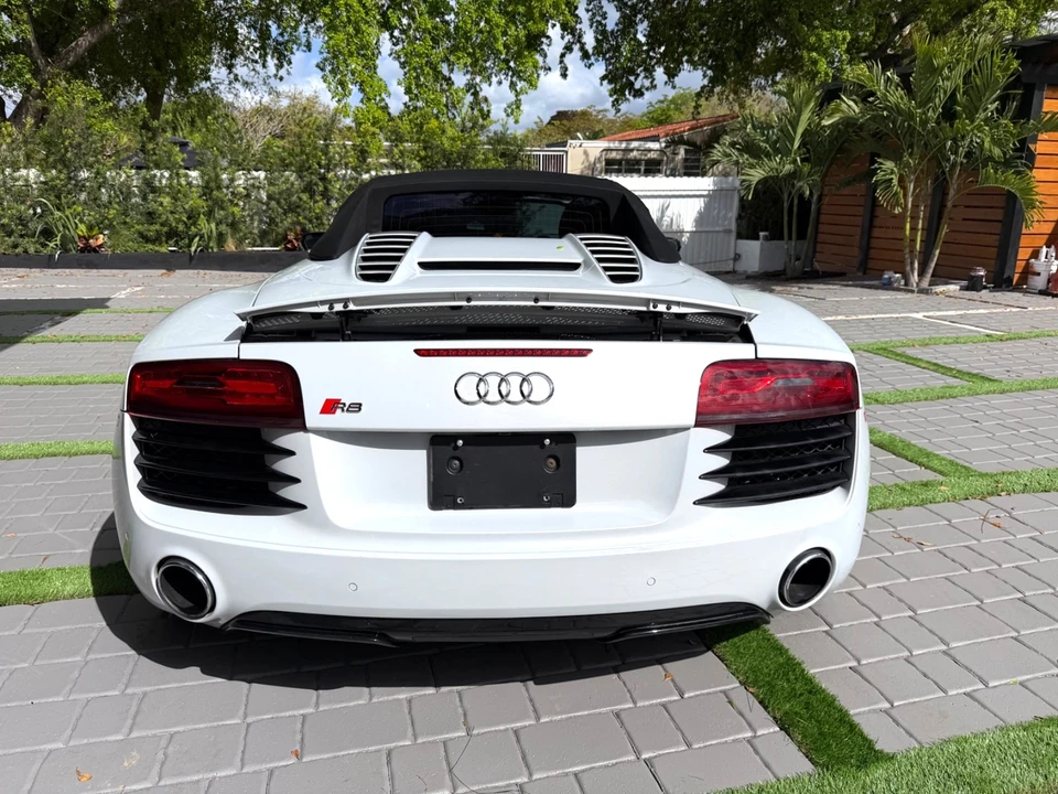 2014 Audi 42 R8 - Image 17 of 21