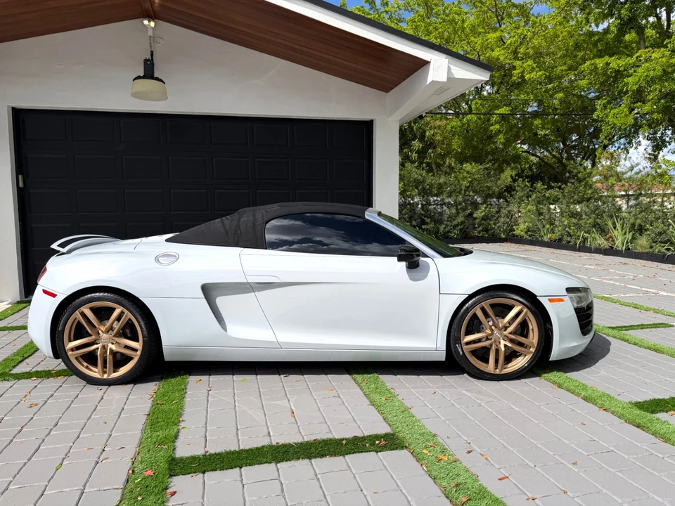 2014 Audi 42 R8 - Image 14 of 21
