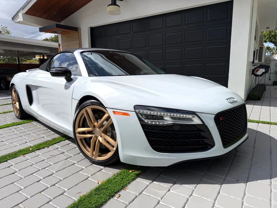 2014 Audi 42 R8 - Image 9 of 21