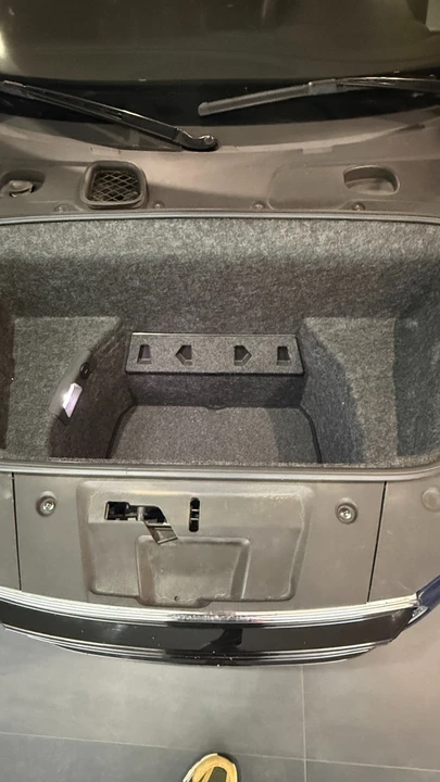 2014 Audi 42 R8 - Image 10 of 18