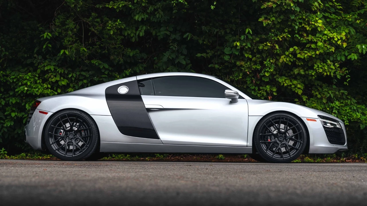 2014 Audi 42 R8 - Image 17 of 21