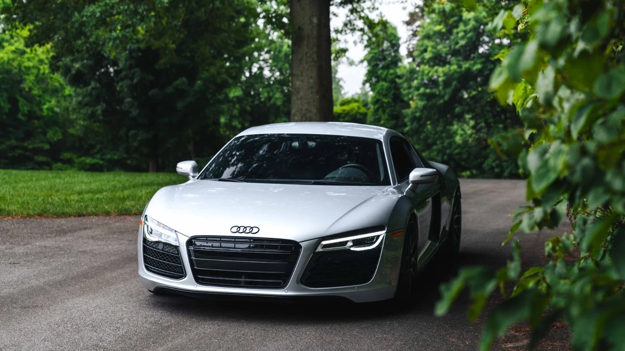 2014 Audi 42 R8 - Image 4 of 21