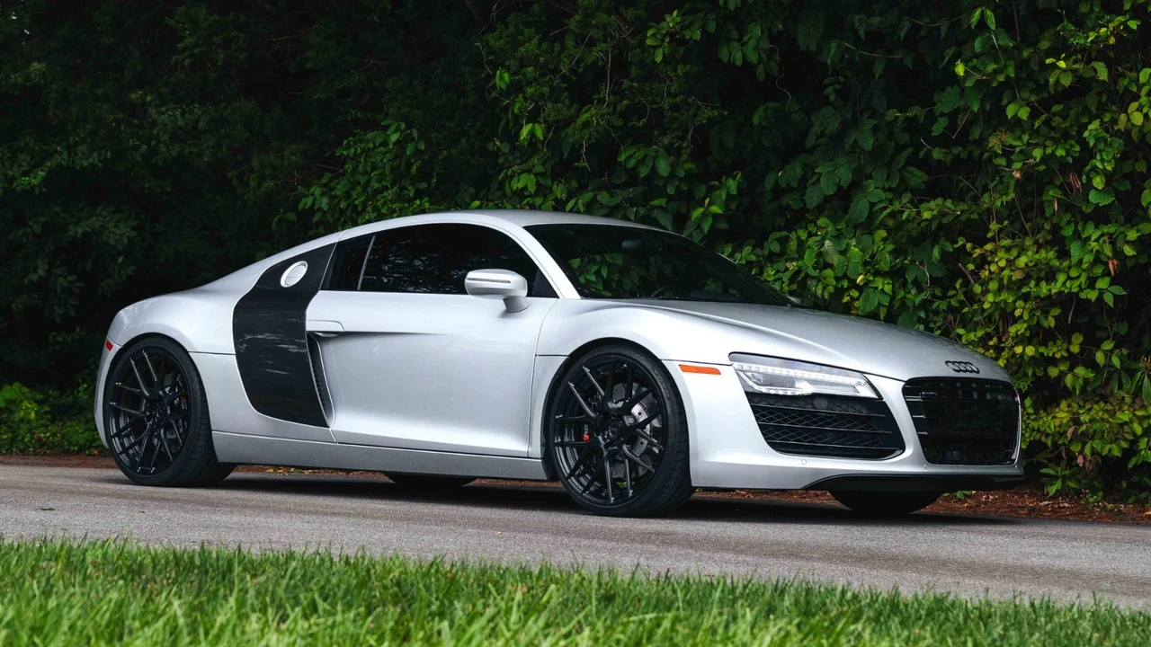 2014 Audi 42 R8 - Image 11 of 21