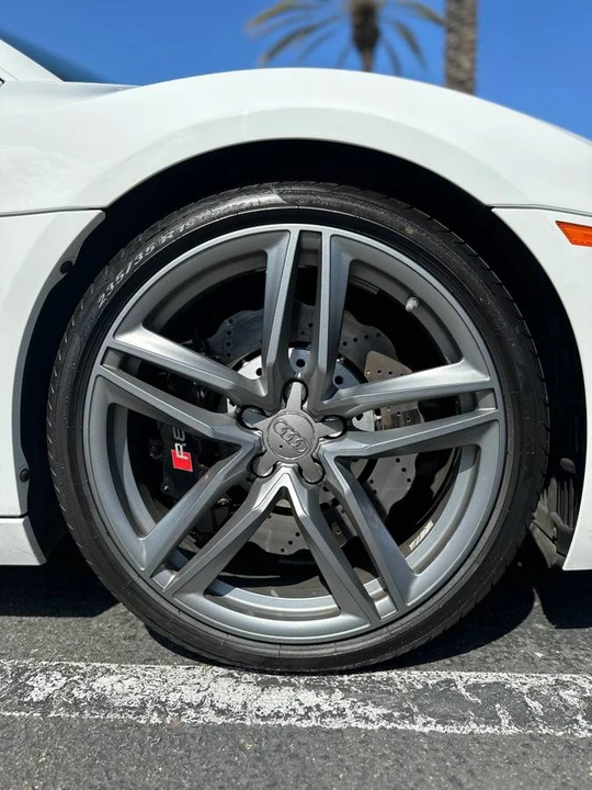 2014 Audi 42 R8 - Image 13 of 24