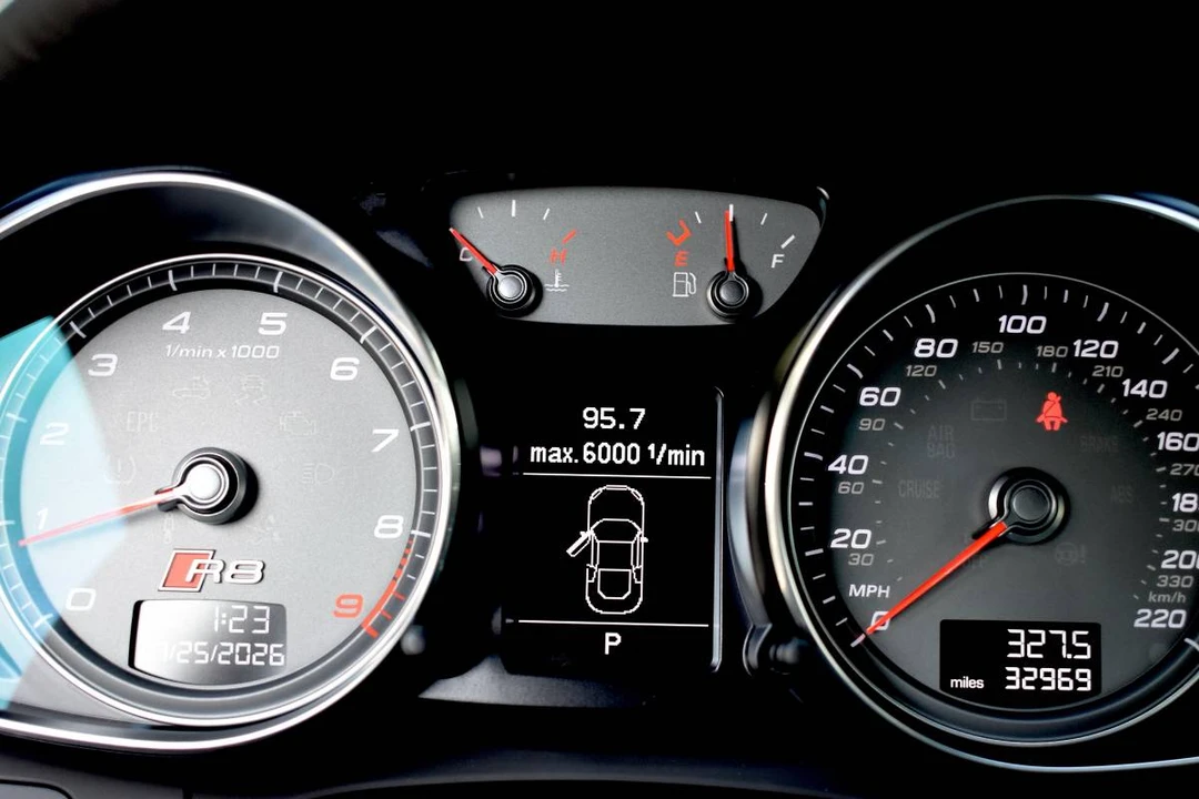 2014 Audi 42 R8 - Image 7 of 24
