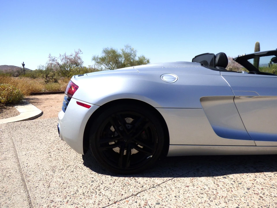 2014 Audi 42 R8 - Image 10 of 21