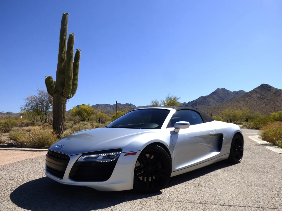 2014 Audi 42 R8 - Image 2 of 21
