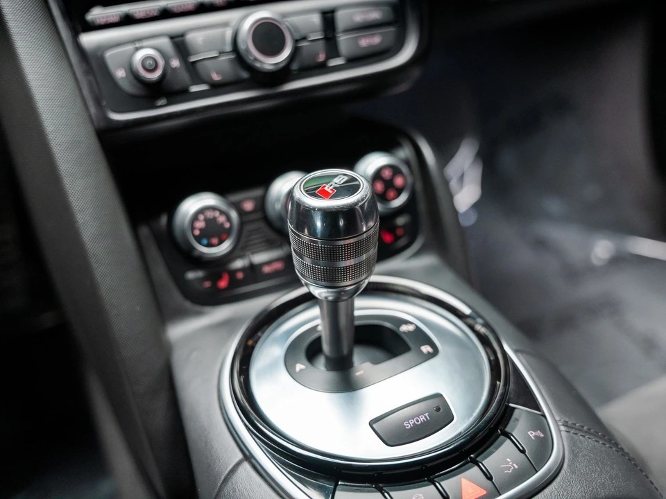2014 Audi 42 R8 - Image 6 of 21