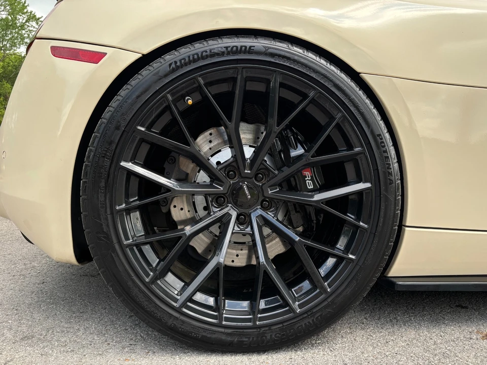 2014 Audi 42 R8 - Image 26 of 31