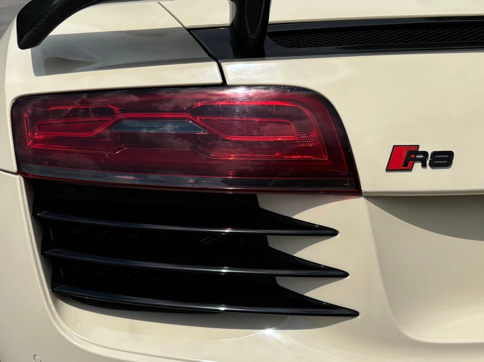 2014 Audi 42 R8 - Image 18 of 31