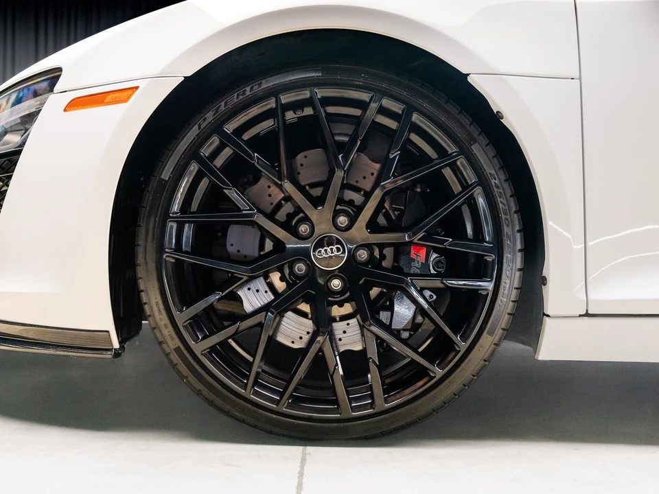 2014 Audi 42 R8 - Image 24 of 31