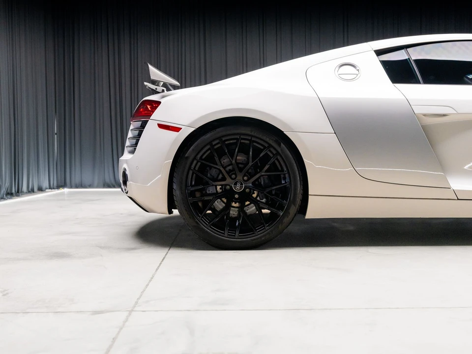 2014 Audi 42 R8 - Image 28 of 31