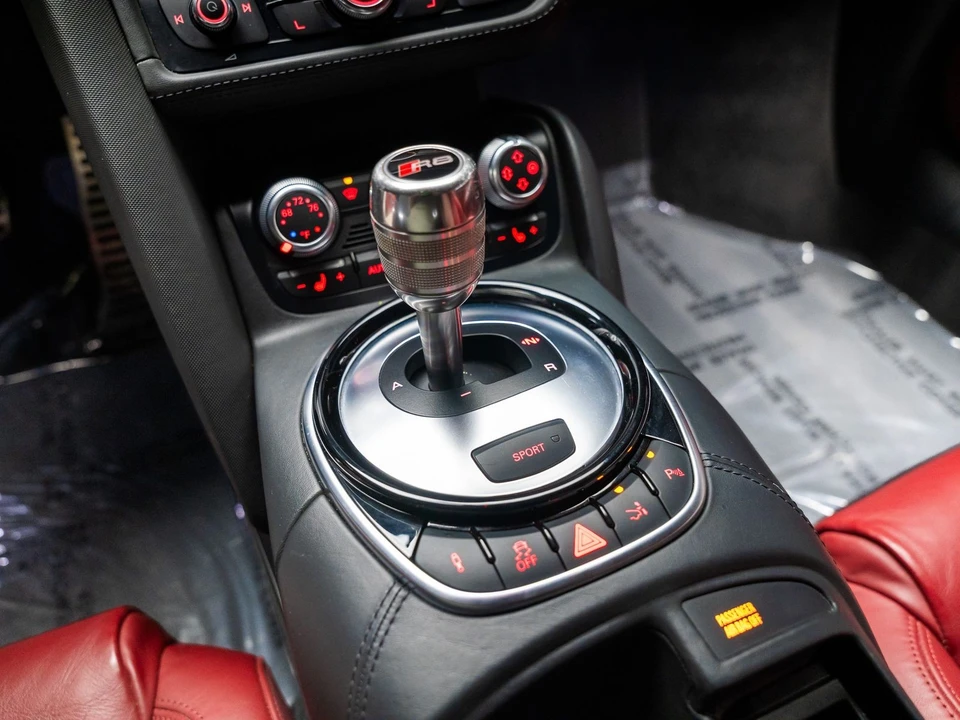 2014 Audi 42 R8 - Image 7 of 31