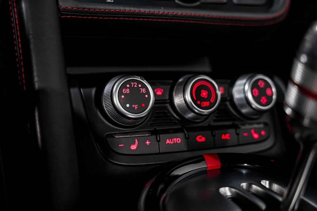 2014 Audi 42 R8 - Image 14 of 31