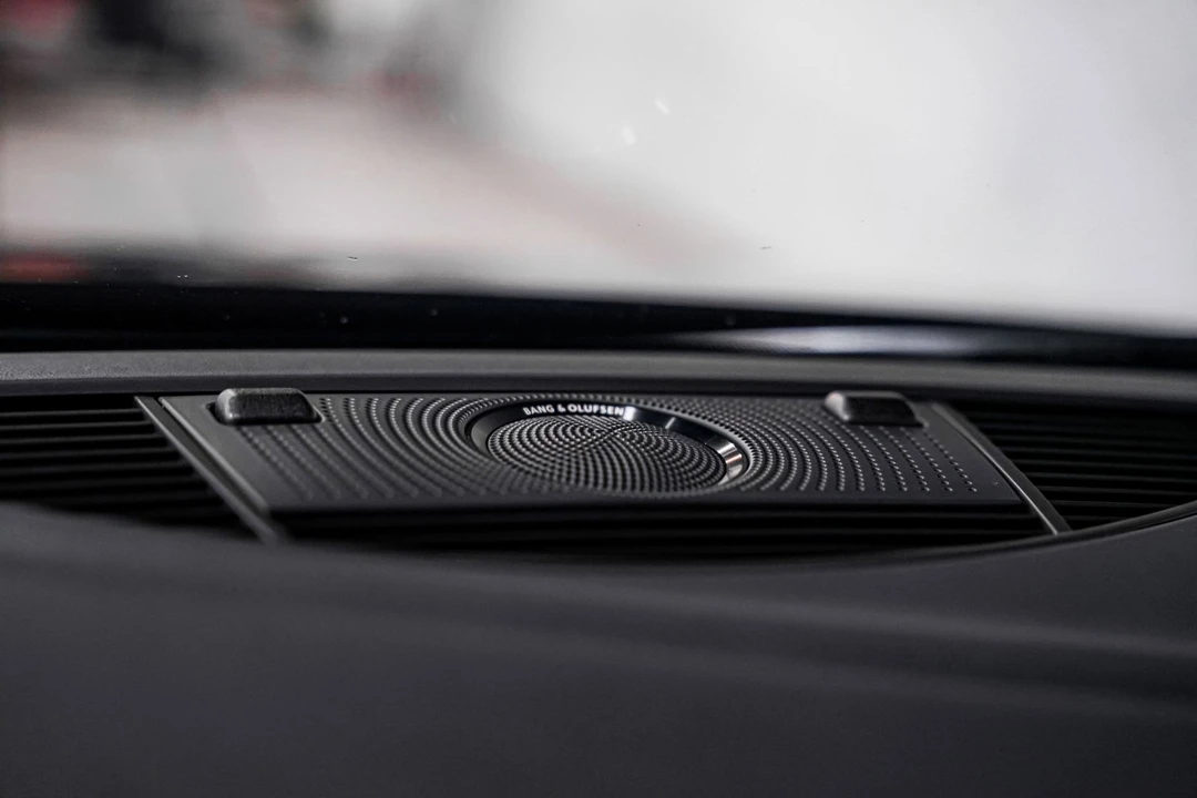 2014 Audi 42 R8 - Image 12 of 31