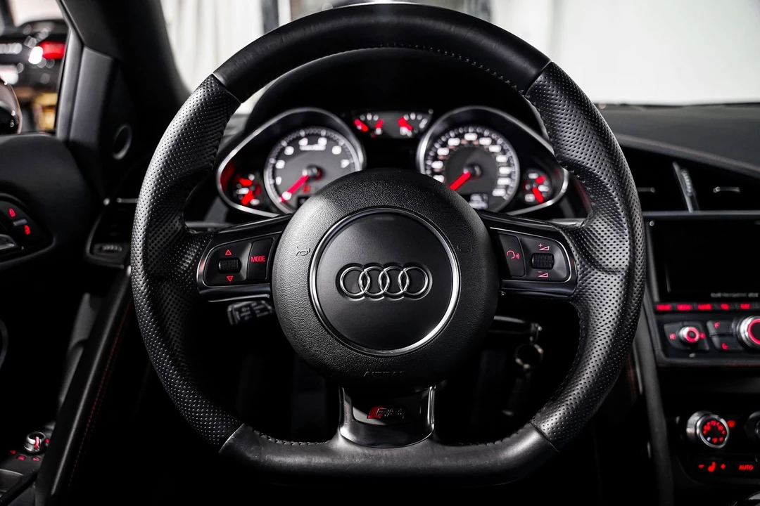 2014 Audi 42 R8 - Image 10 of 31