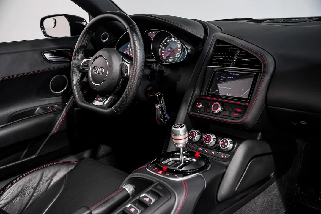 2014 Audi 42 R8 - Image 27 of 31