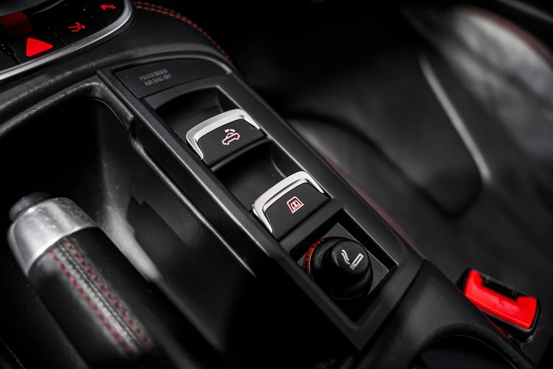 2014 Audi 42 R8 - Image 17 of 31