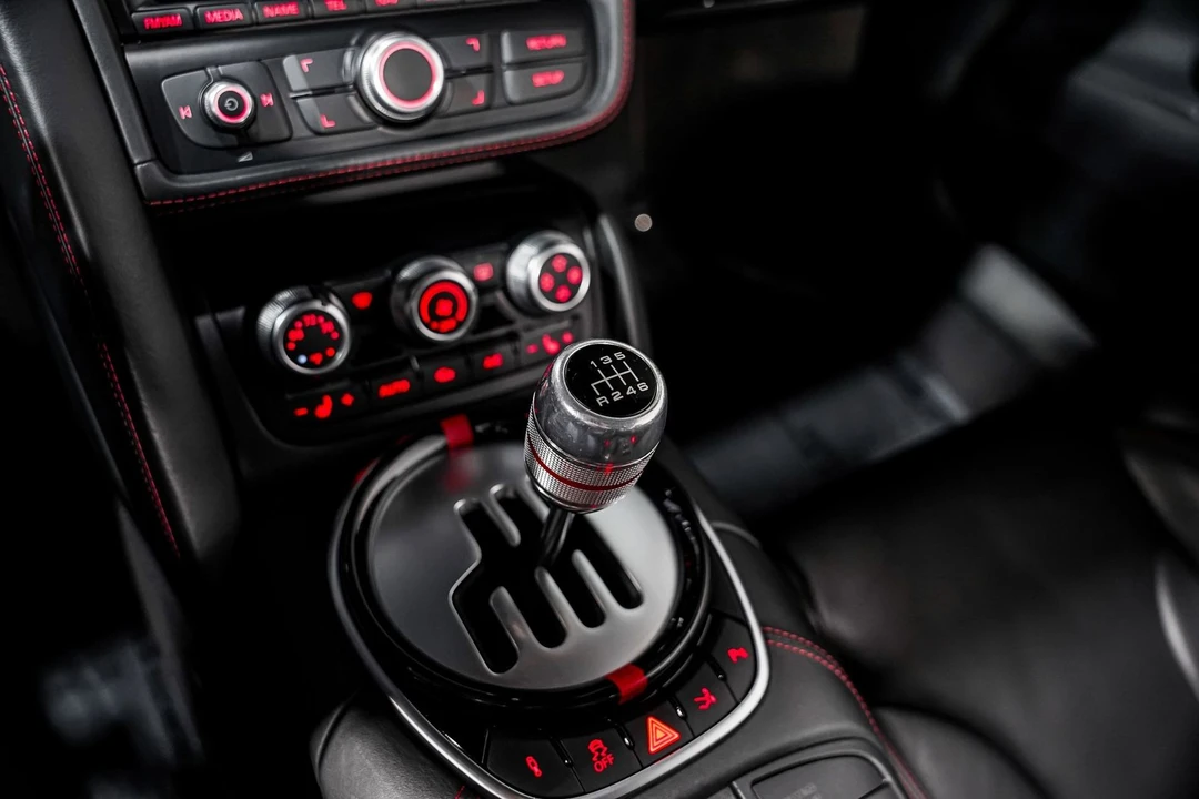 2014 Audi 42 R8 - Image 15 of 31