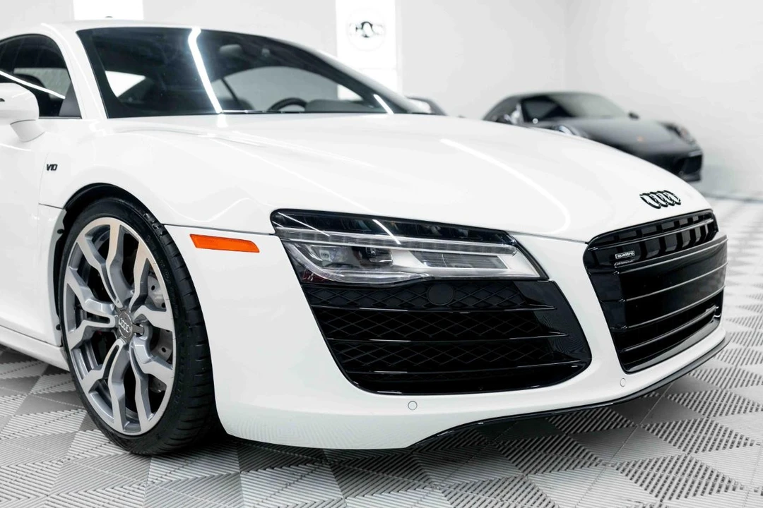 2014 Audi 42 R8 - Image 15 of 31