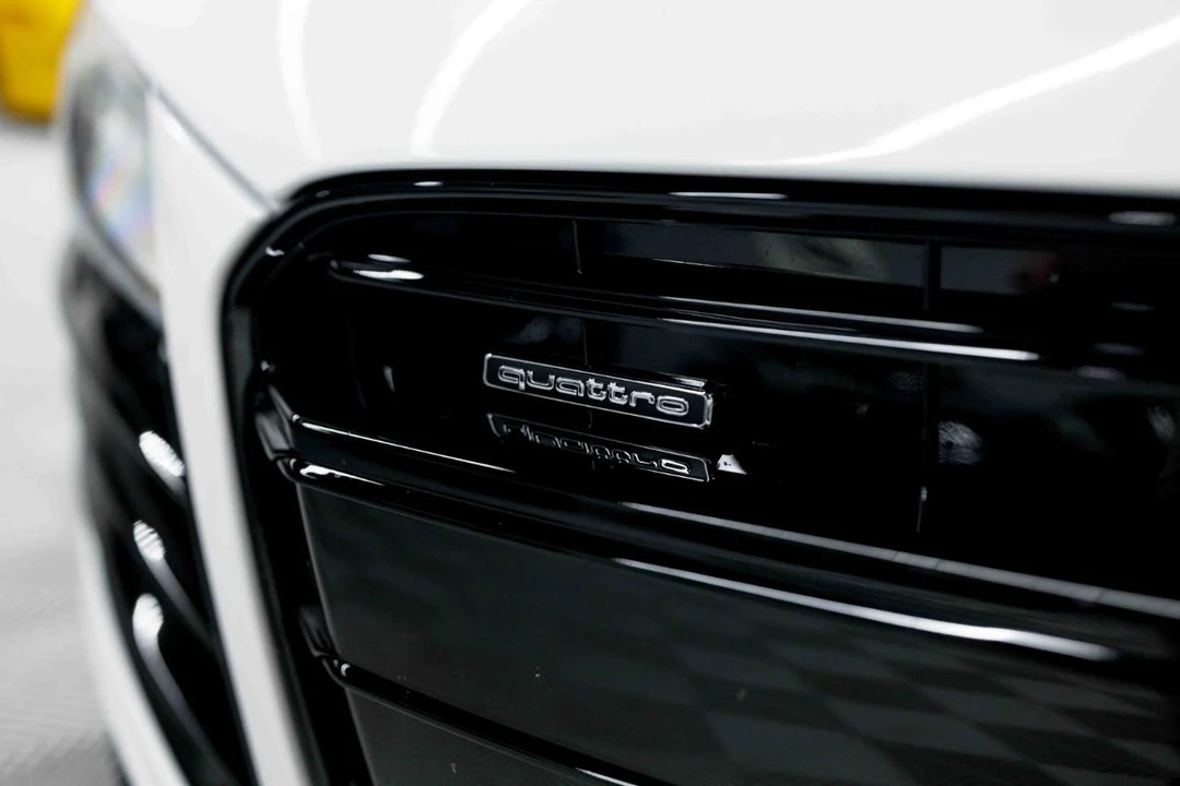 2014 Audi 42 R8 - Image 17 of 31