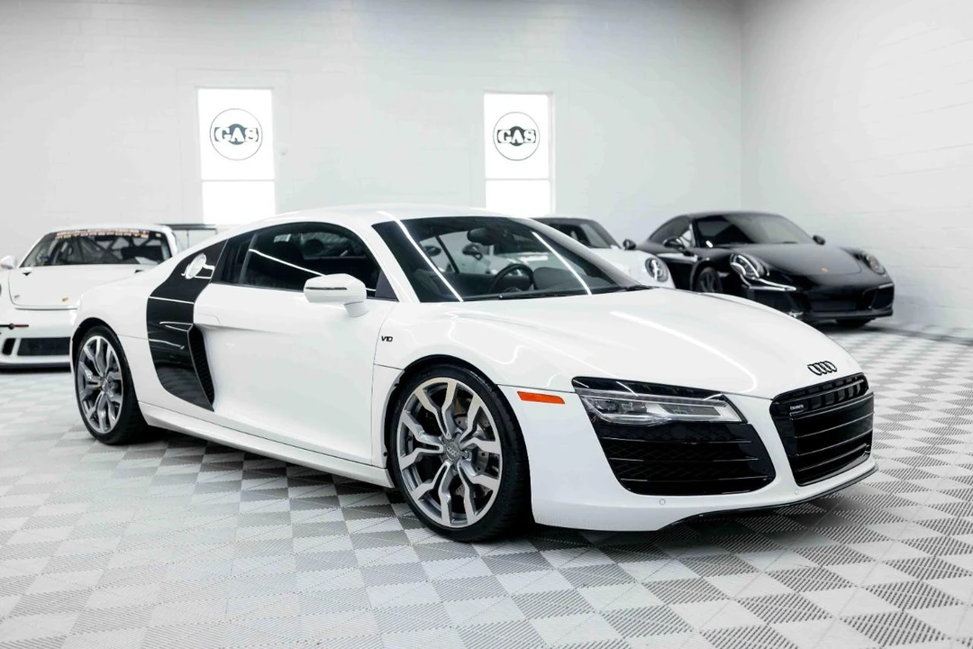 2014 Audi 42 R8 - Image 6 of 31