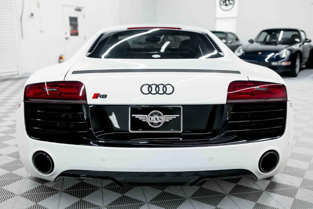 2014 Audi 42 R8 - Image 9 of 31