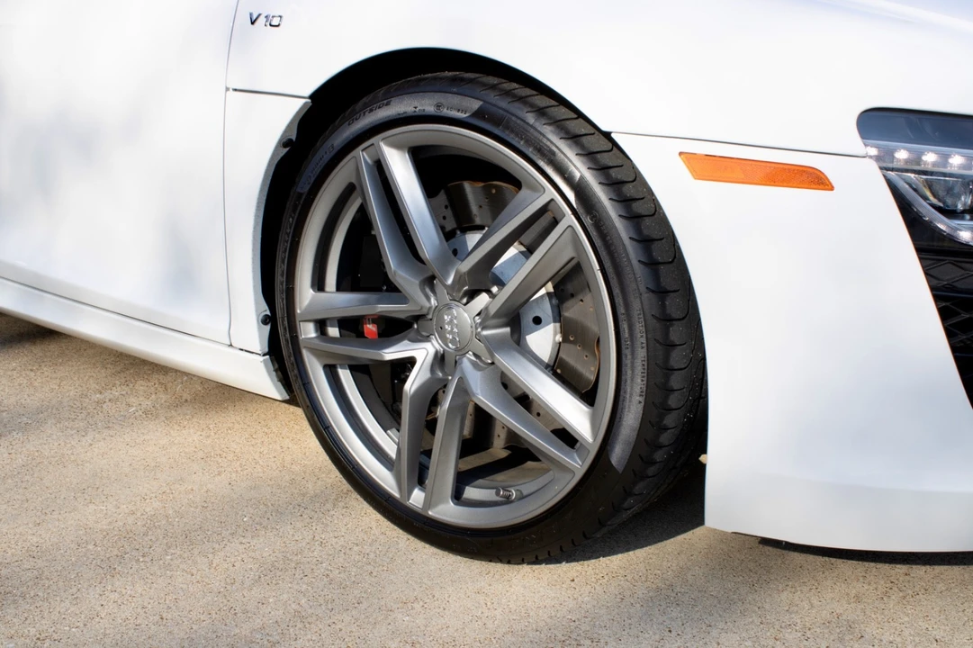 2014 Audi 42 R8 - Image 24 of 31
