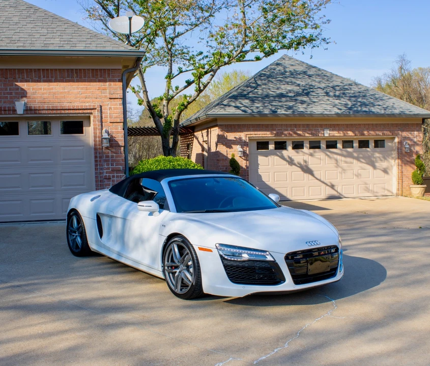 2014 Audi 42 R8 - Image 2 of 31