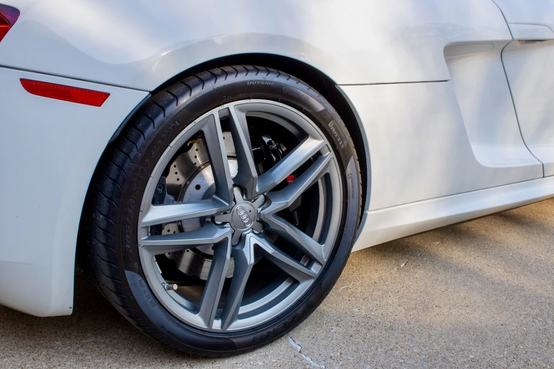 2014 Audi 42 R8 - Image 23 of 31