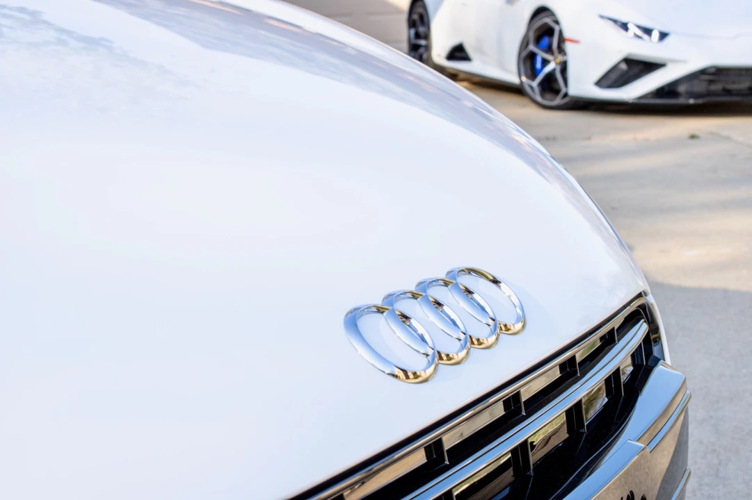 2014 Audi 42 R8 - Image 18 of 31