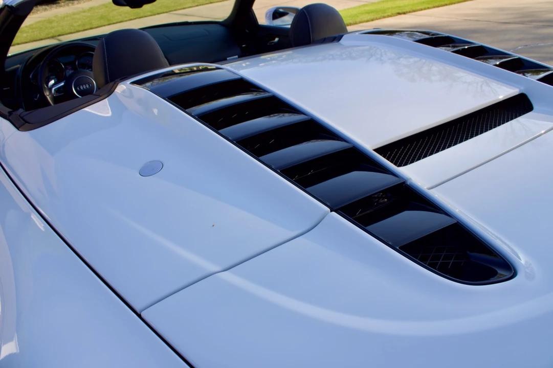 2014 Audi 42 R8 - Image 27 of 31