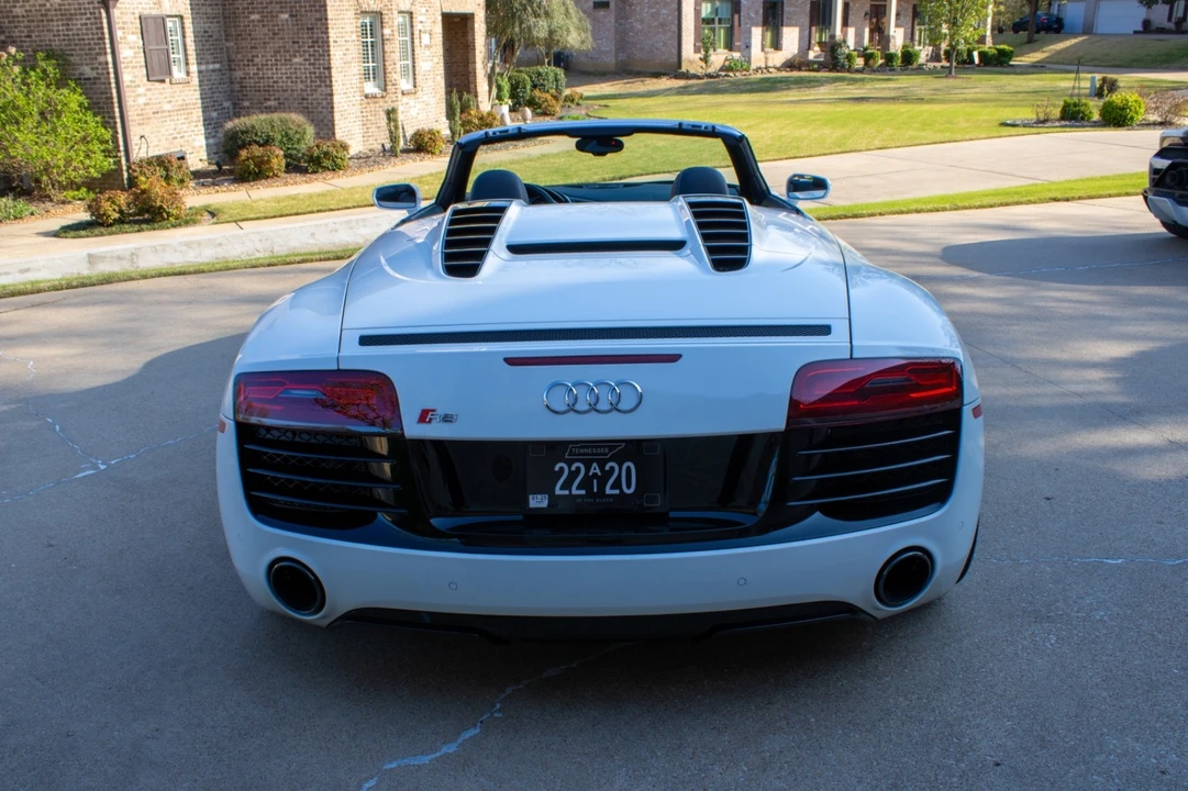 2014 Audi 42 R8 - Image 7 of 31