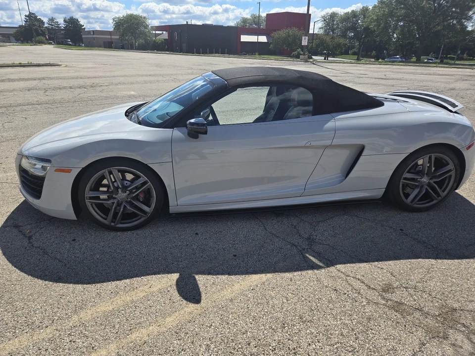 2014 Audi 42 R8 - Image 9 of 21