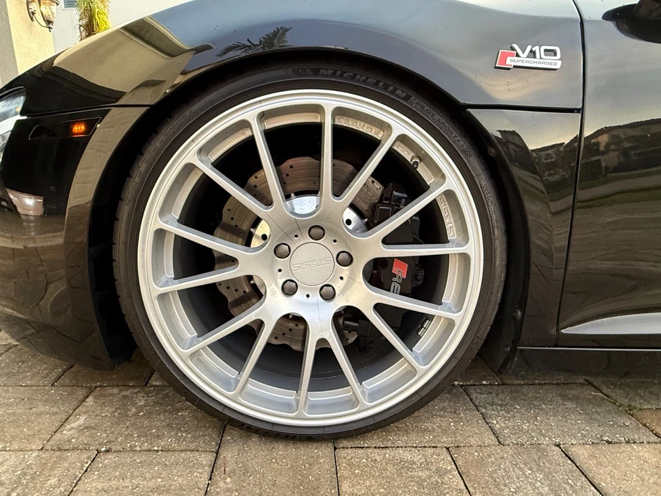 2014 Audi 42 R8 - Image 9 of 20