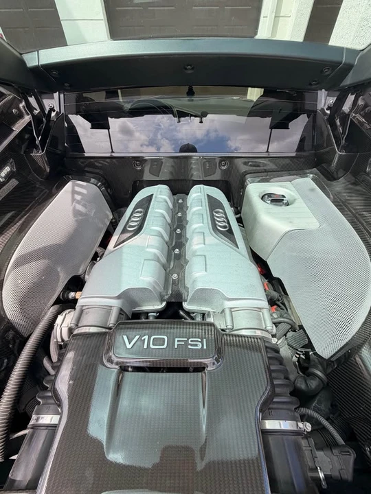2014 Audi 42 R8 - Image 2 of 18