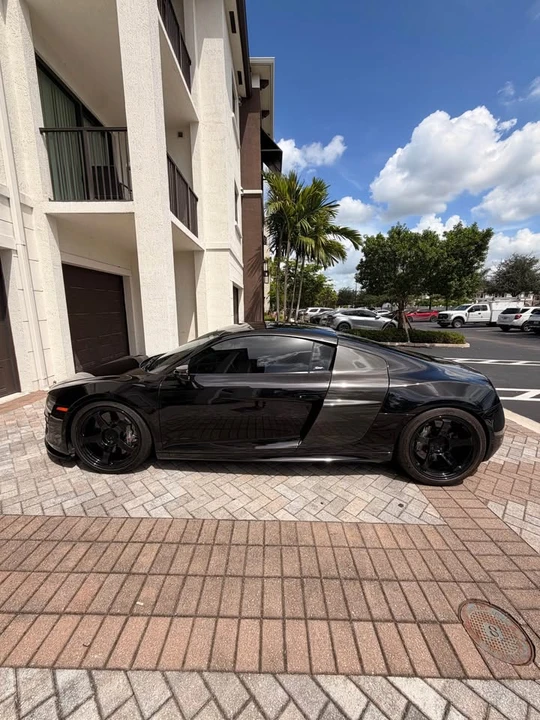 2014 Audi 42 R8 - Image 9 of 18