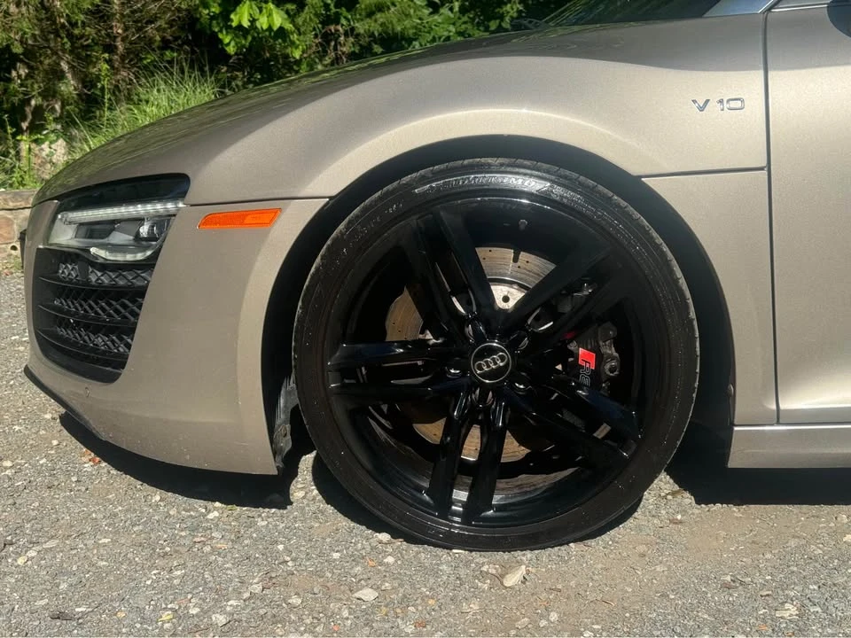 2014 Audi 42 R8 - Image 9 of 16