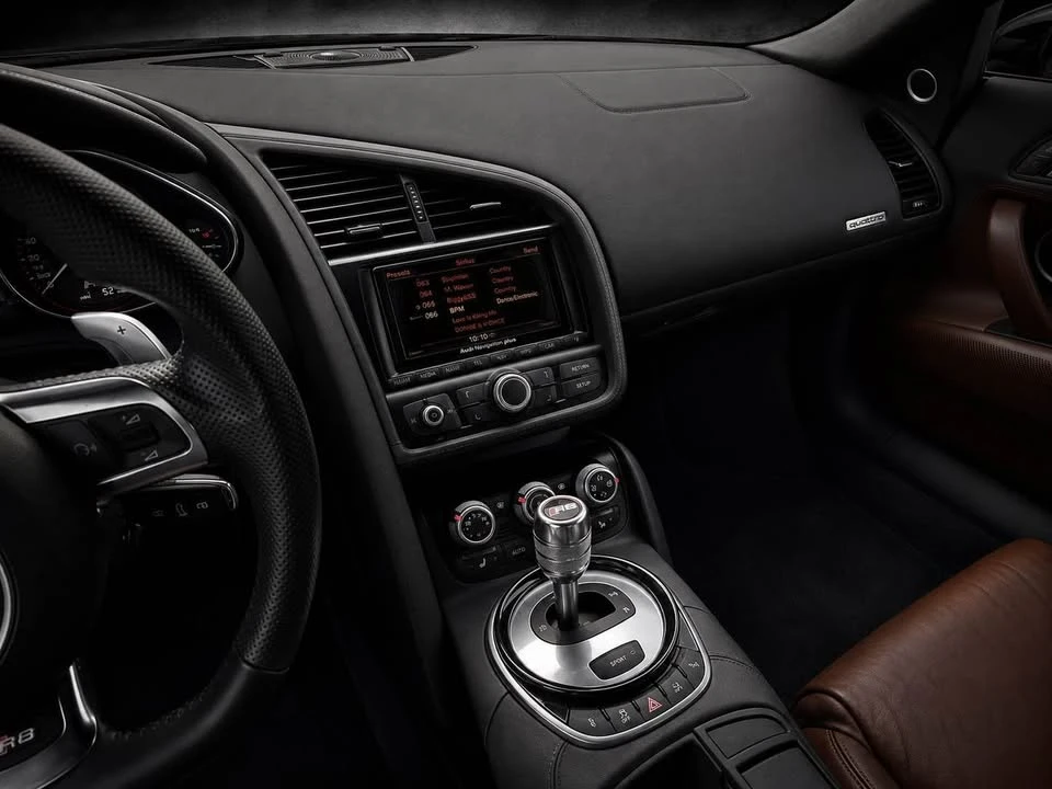 2014 Audi 42 R8 - Image 9 of 10