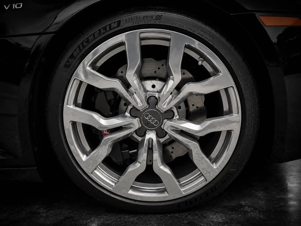 2014 Audi 42 R8 - Image 8 of 10